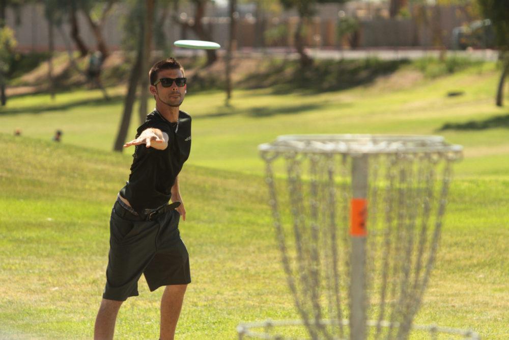 How Do You Play Frisbee Disc Golf  